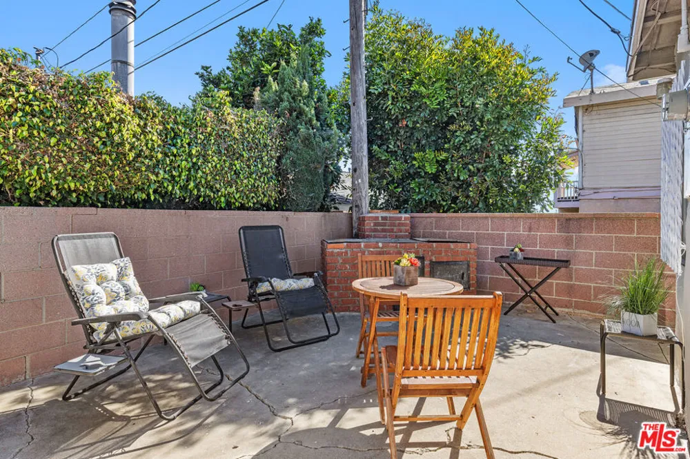 11619 Daleside Avenue Hawthorne, CA 90250