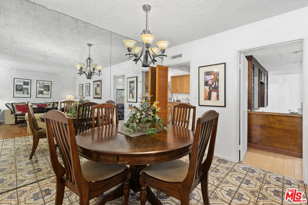 11619 Daleside Avenue Hawthorne, CA 90250