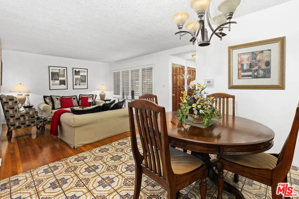 11619 Daleside Avenue Hawthorne, CA 90250