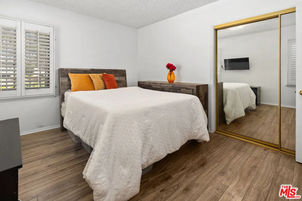 11619 Daleside Avenue Hawthorne, CA 90250