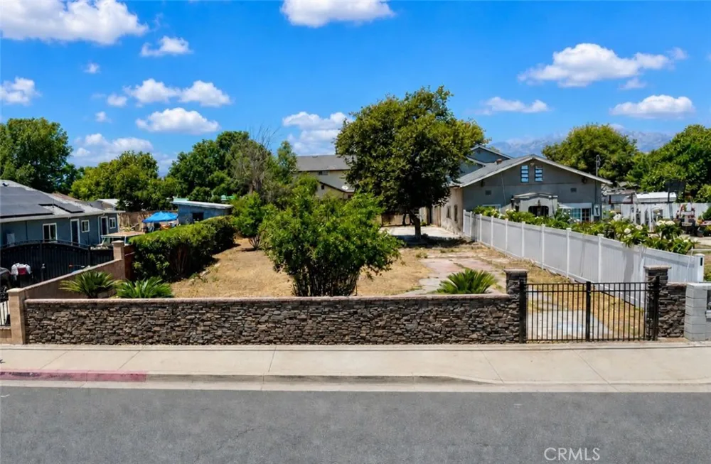 949 W Grand Ave Pomona, CA 91766