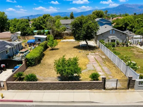 949 W Grand Ave