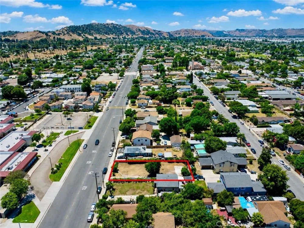 949 W Grand Ave Pomona, CA 91766