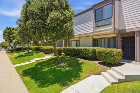 9289 Village Glen Dr #118