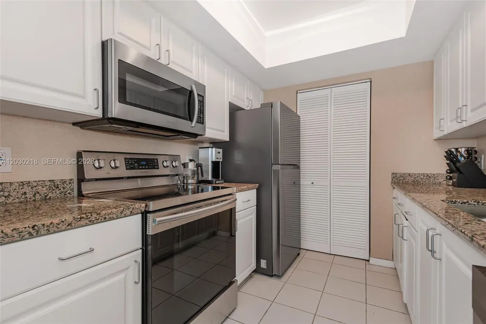 90 Alton Rd #607 Miami Beach, FL 33139