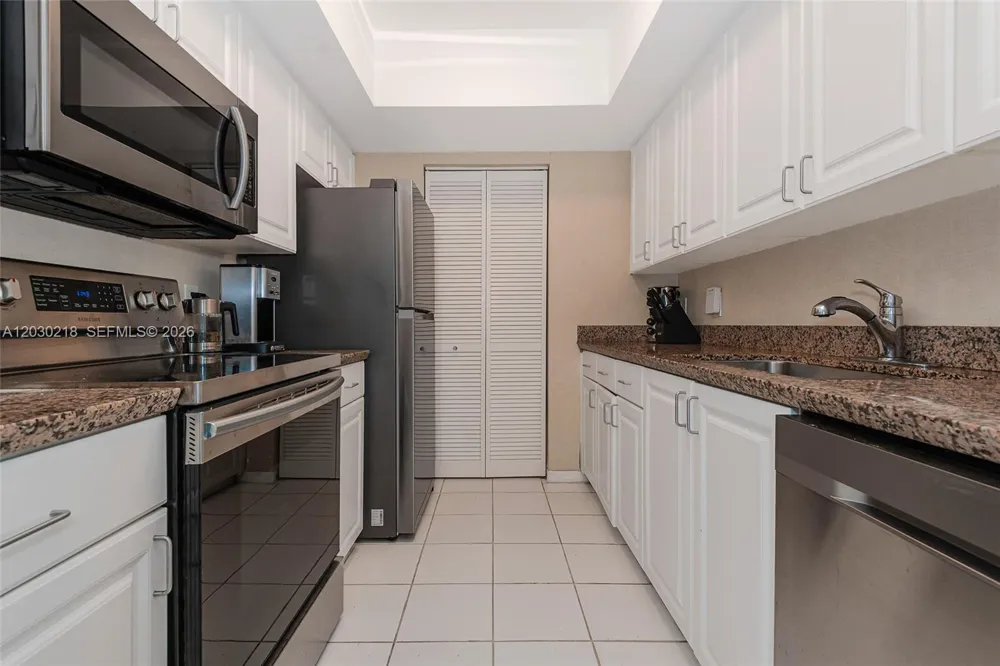 90 Alton Rd #607 Miami Beach, FL 33139