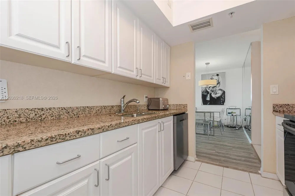 90 Alton Rd #607 Miami Beach, FL 33139