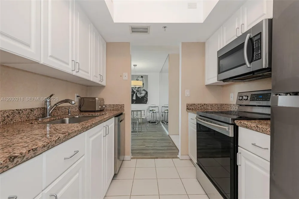 90 Alton Rd #607 Miami Beach, FL 33139