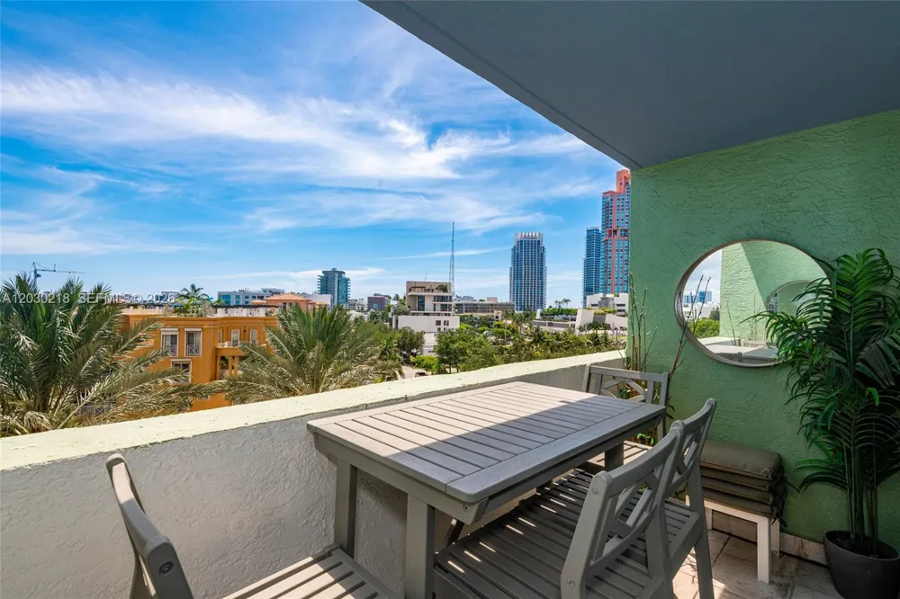90 Alton Rd #607 Miami Beach, FL 33139