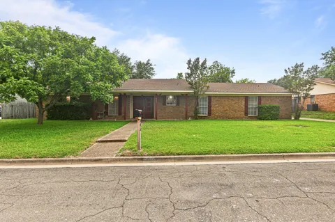 505 Pinewood Lane
