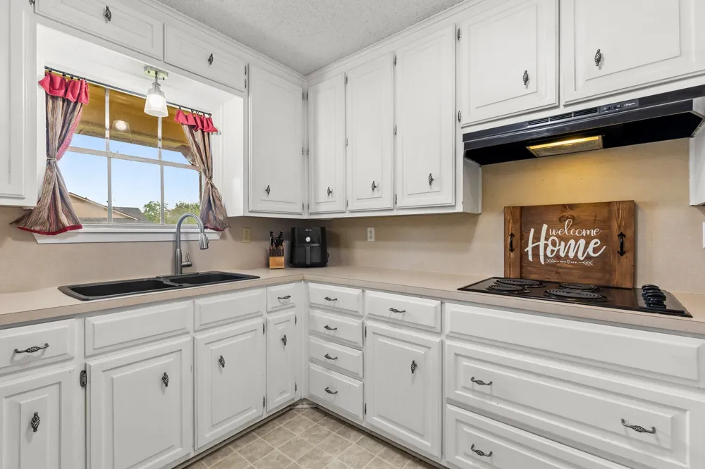 505 Pinewood Lane Hewitt, TX 76643