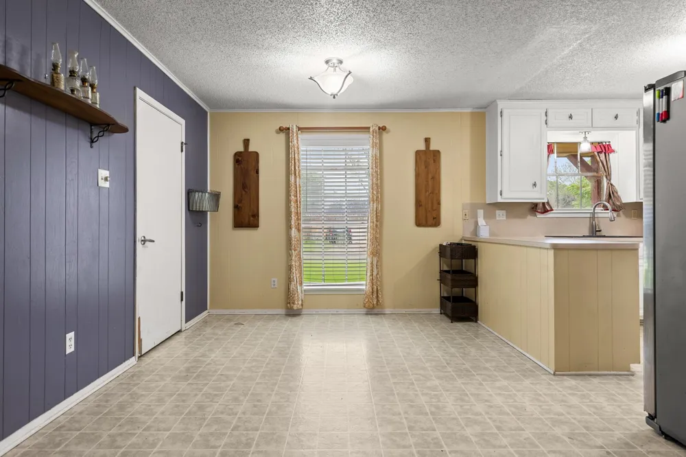 505 Pinewood Lane Hewitt, TX 76643