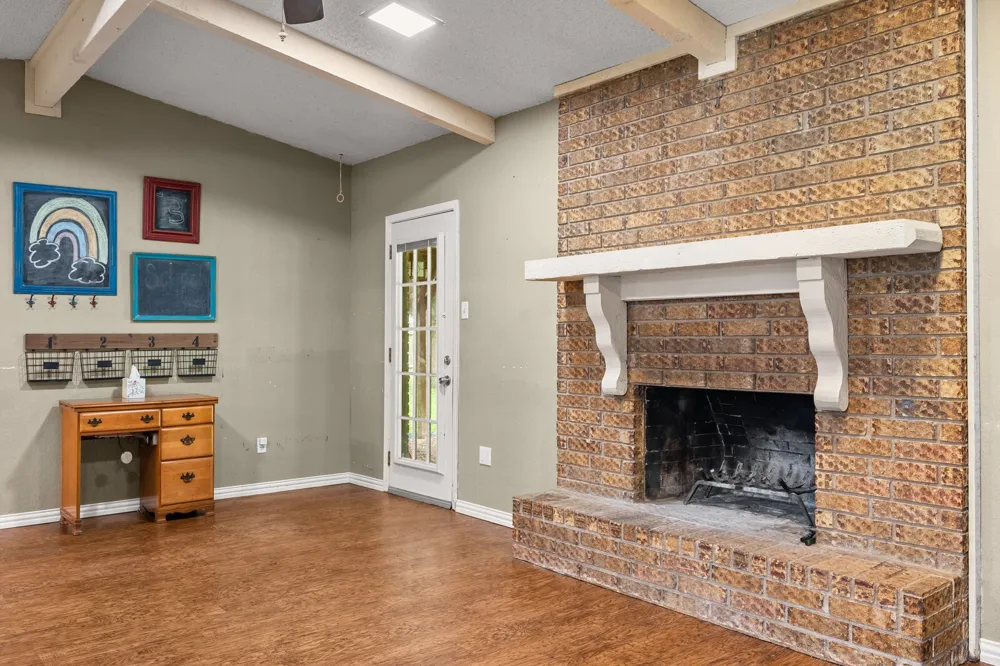 505 Pinewood Lane Hewitt, TX 76643