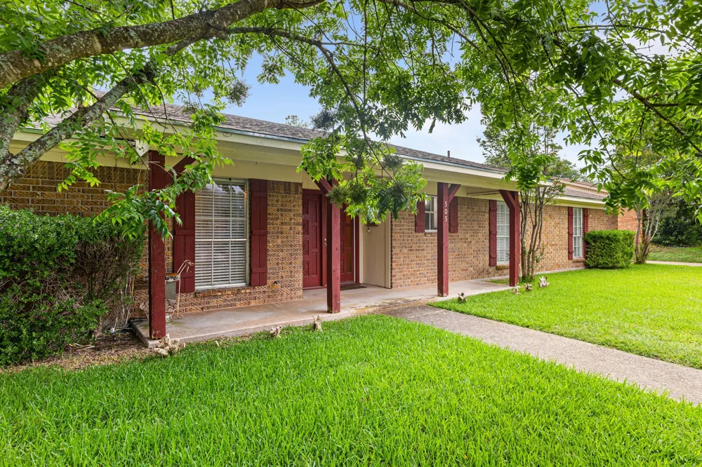 505 Pinewood Lane Hewitt, TX 76643