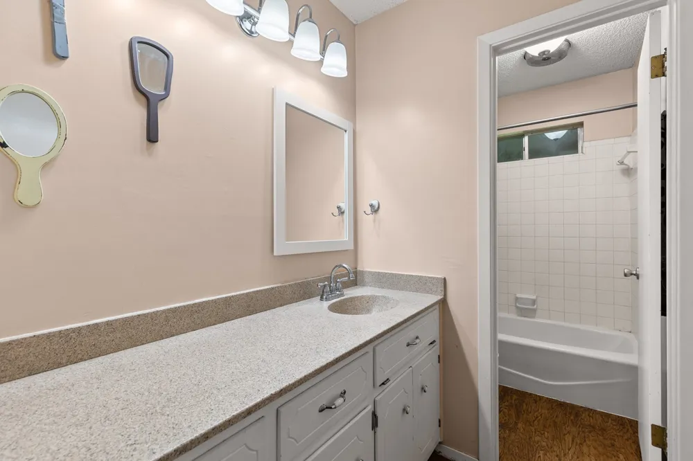 505 Pinewood Lane Hewitt, TX 76643