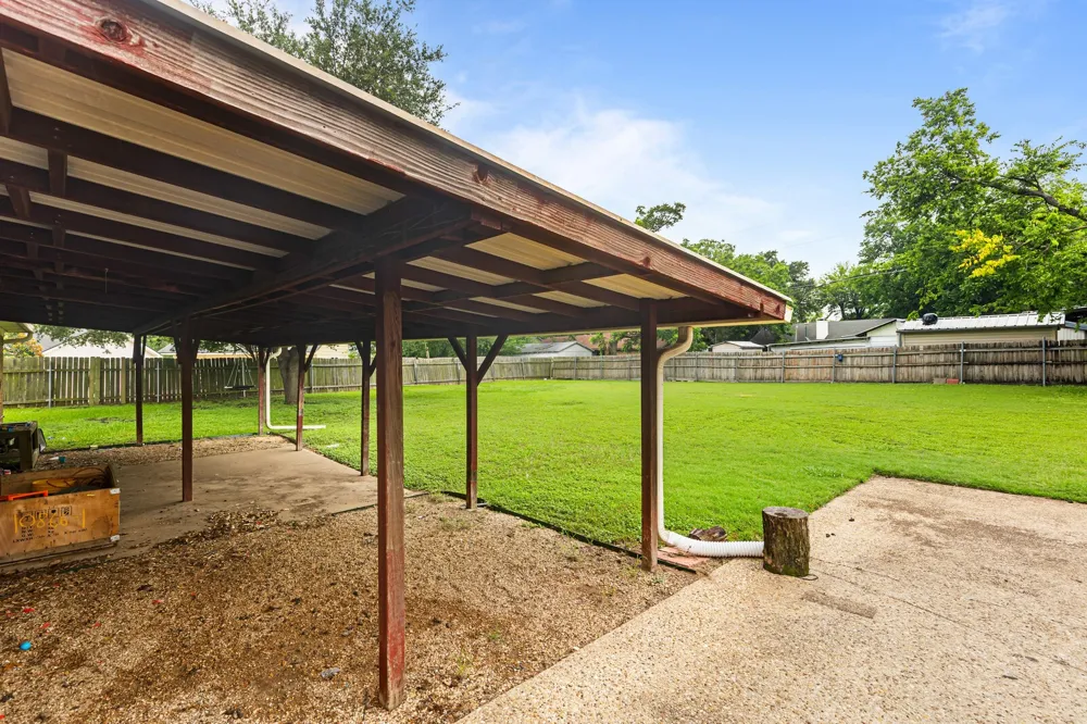 505 Pinewood Lane Hewitt, TX 76643