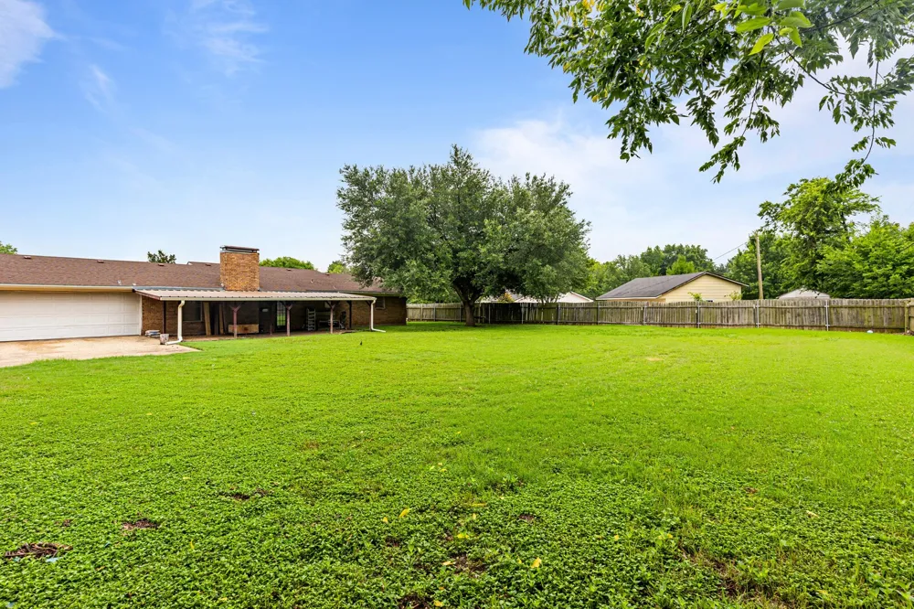 505 Pinewood Lane Hewitt, TX 76643