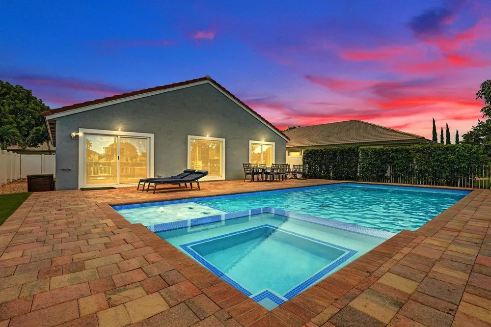 14420 NW 16th Street Pembroke Pines, FL 33028