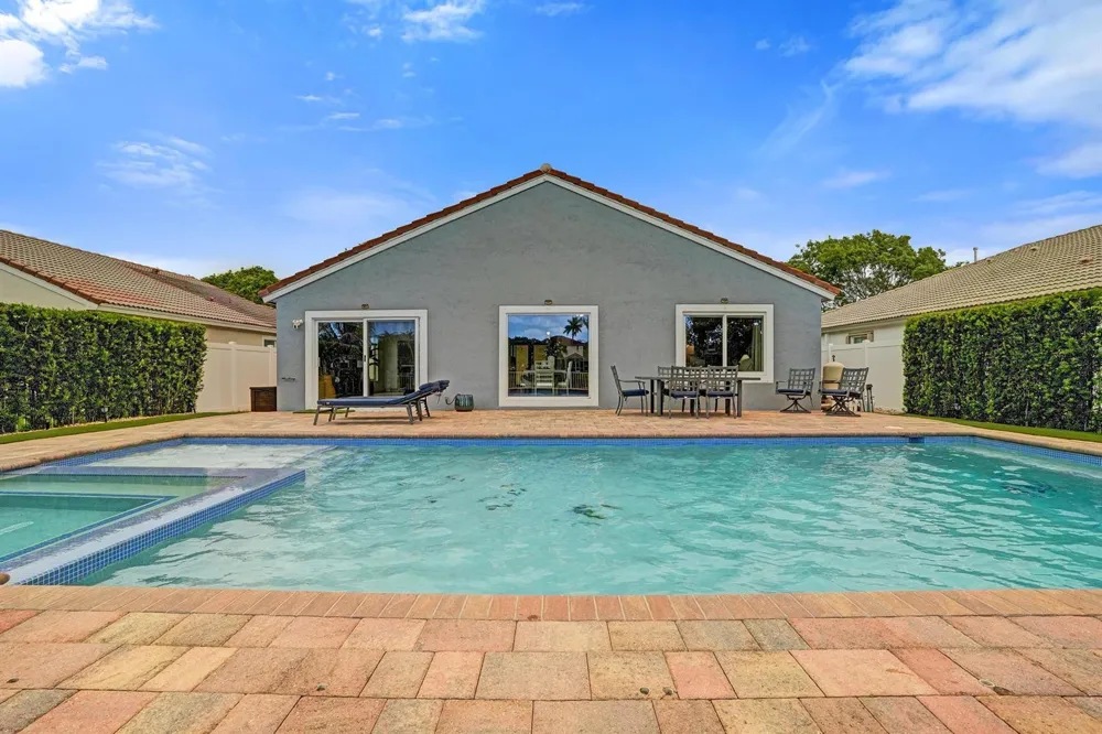 14420 NW 16th Street Pembroke Pines, FL 33028