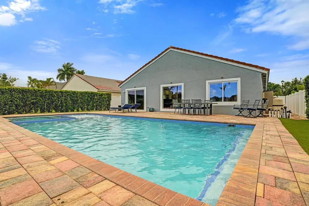 14420 NW 16th Street Pembroke Pines, FL 33028