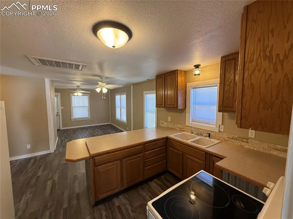 709 S 3rd Street Lamar, CO 81052