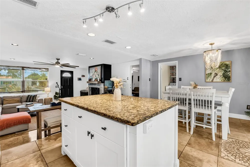 1664 LAKEVIEW PLACE Englewood, FL 34223