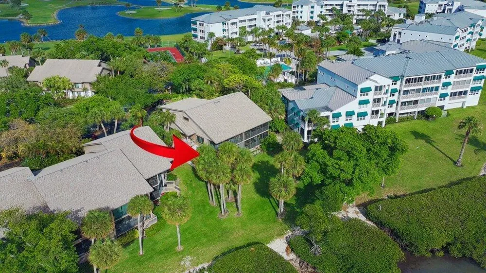 218 NE Edgewater Drive #218 Hutchinson Island, FL 34996