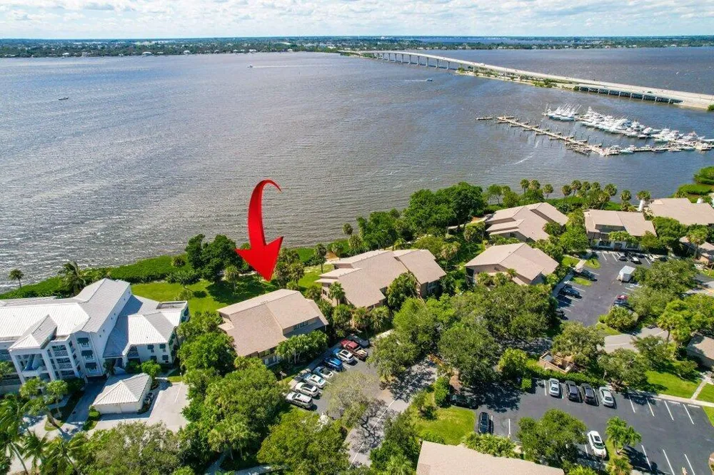 218 NE Edgewater Drive #218 Hutchinson Island, FL 34996