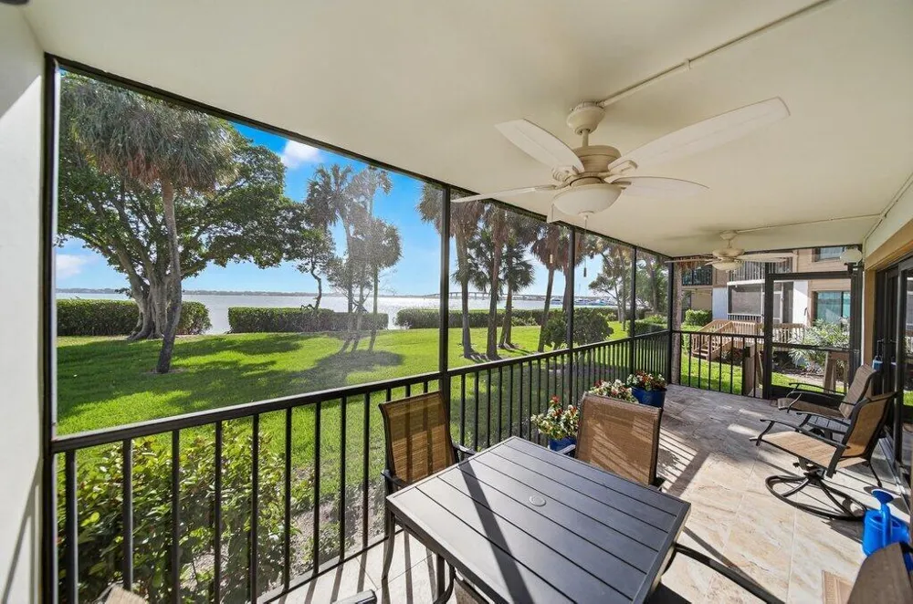 218 NE Edgewater Drive #218 Hutchinson Island, FL 34996