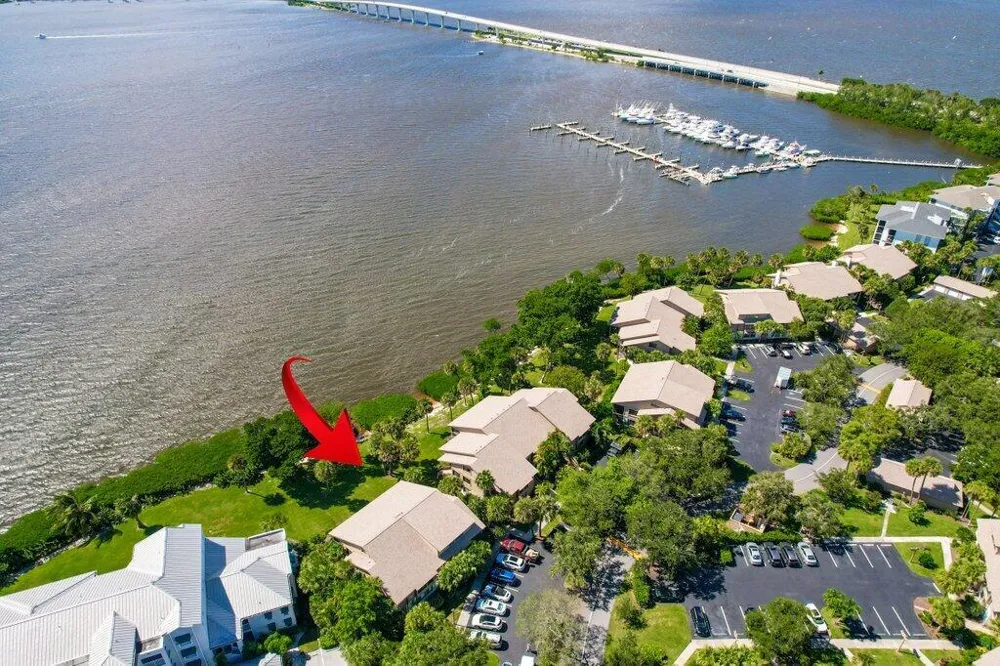 218 NE Edgewater Drive #218 Hutchinson Island, FL 34996