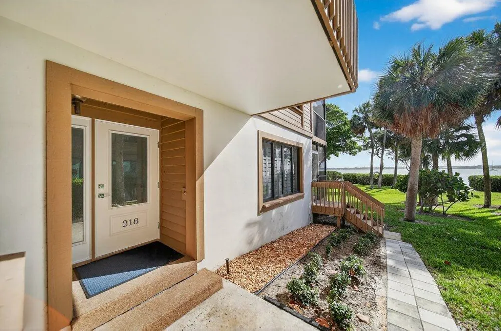 218 NE Edgewater Drive #218 Hutchinson Island, FL 34996