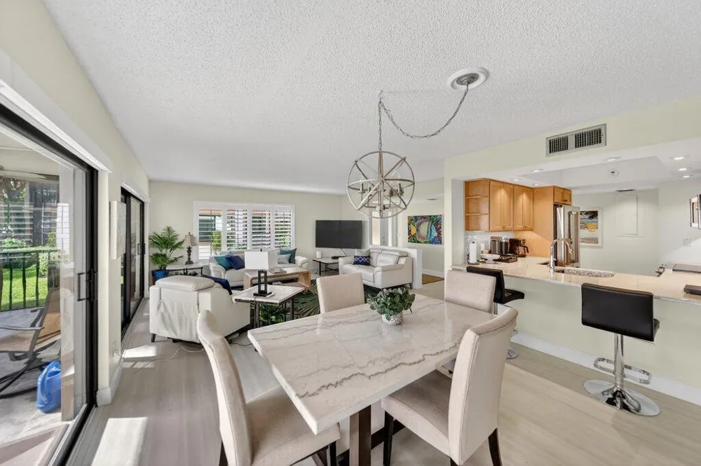 218 NE Edgewater Drive #218 Hutchinson Island, FL 34996