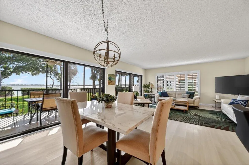 218 NE Edgewater Drive #218 Hutchinson Island, FL 34996