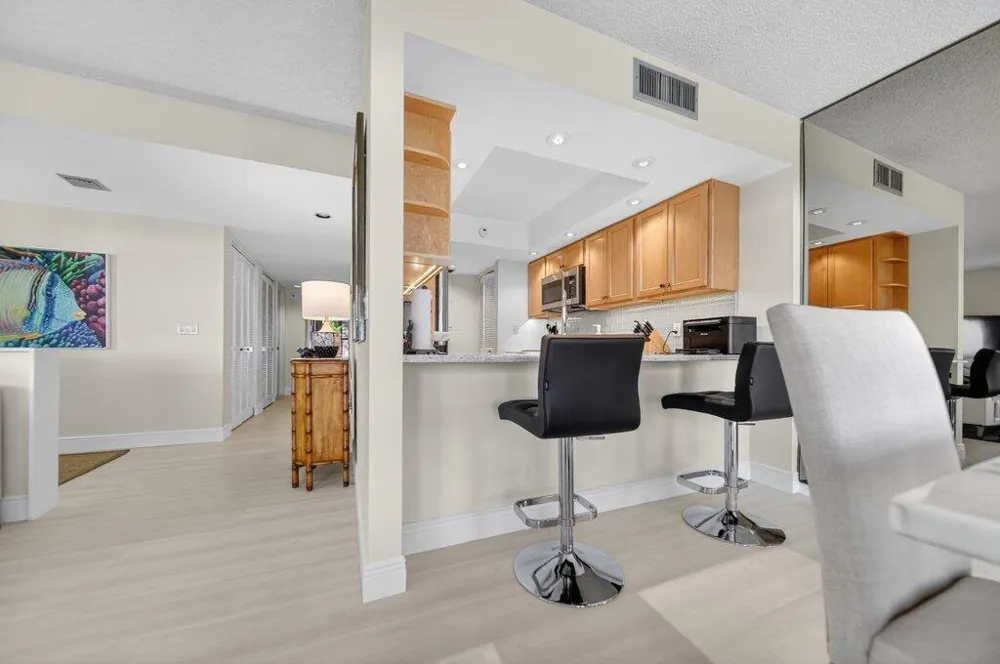 218 NE Edgewater Drive #218 Hutchinson Island, FL 34996