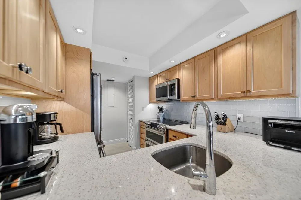 218 NE Edgewater Drive #218 Hutchinson Island, FL 34996