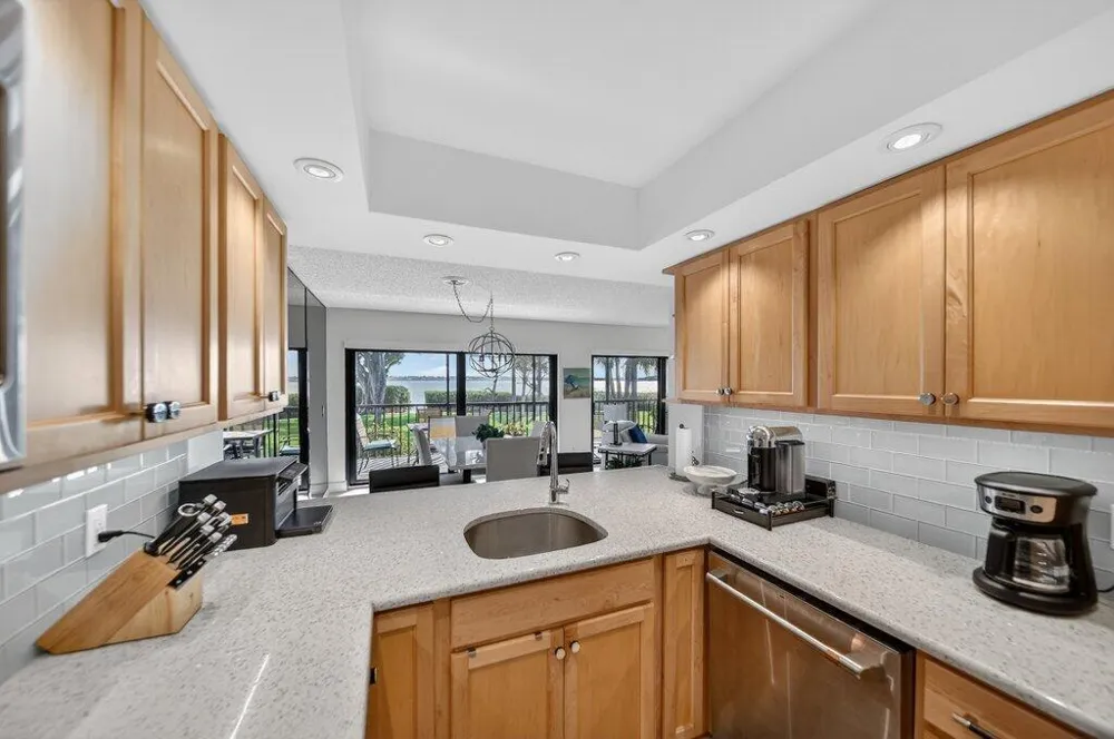 218 NE Edgewater Drive #218 Hutchinson Island, FL 34996