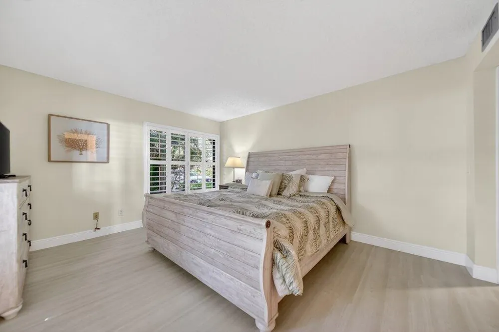 218 NE Edgewater Drive #218 Hutchinson Island, FL 34996