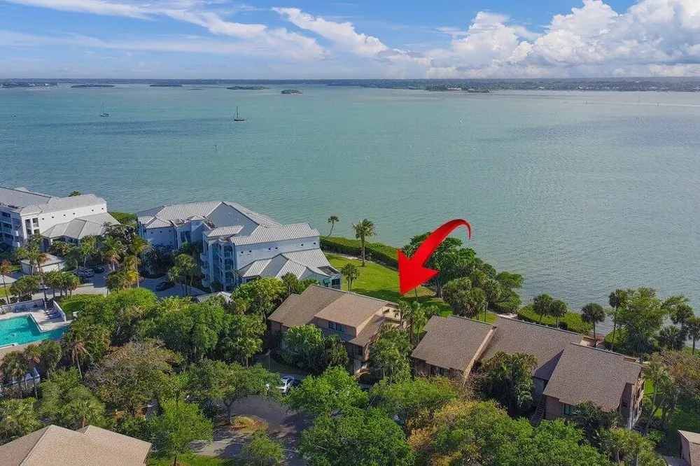 218 NE Edgewater Drive #218 Hutchinson Island, FL 34996