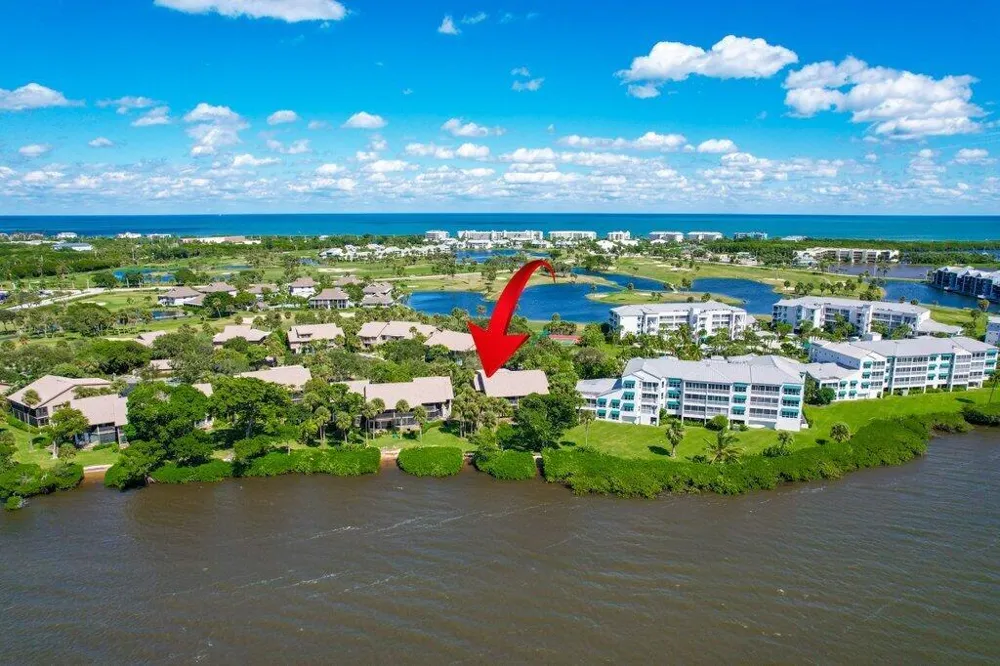 218 NE Edgewater Drive #218 Hutchinson Island, FL 34996