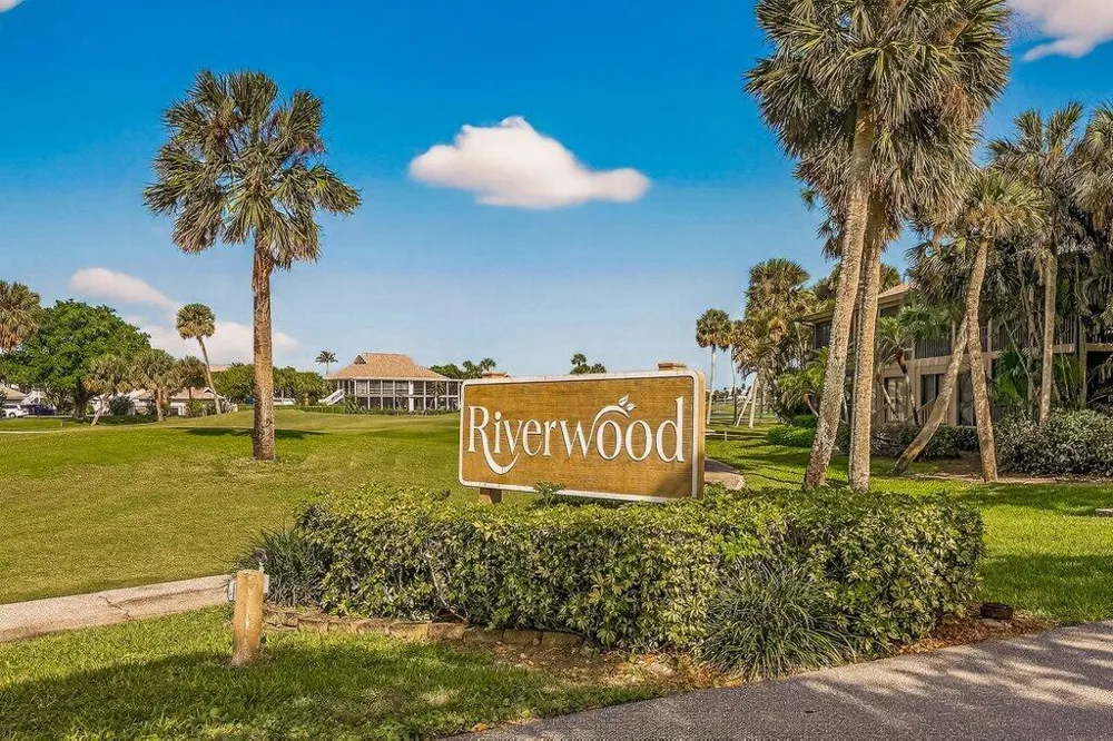 218 NE Edgewater Drive #218 Hutchinson Island, FL 34996