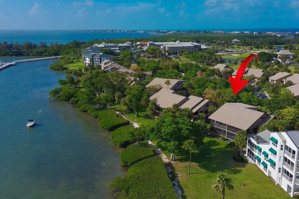 218 NE Edgewater Drive #218 Hutchinson Island, FL 34996