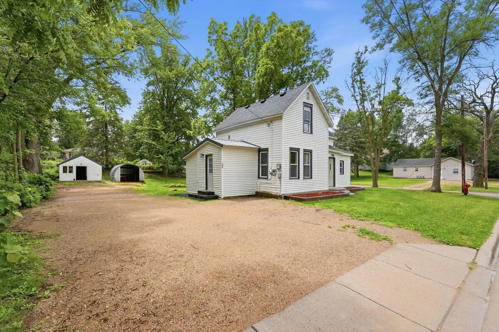 100 3rd Avenue SE New London, MN 56273