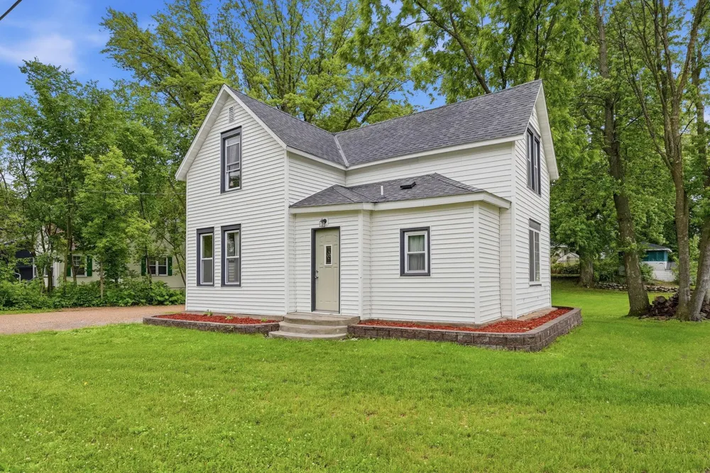 100 3rd Avenue SE New London, MN 56273