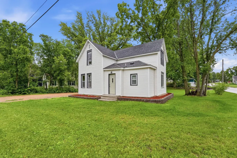 100 3rd Avenue SE New London, MN 56273