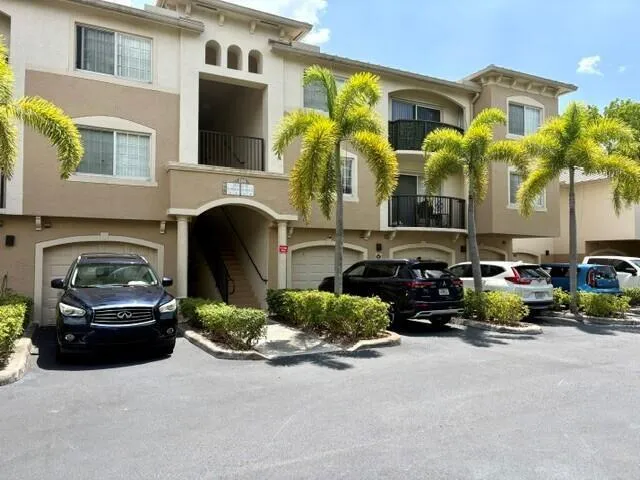 100 Crestwood Court #108 Royal Palm Beach, FL 33411