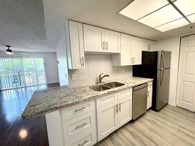 100 Crestwood Court #108 Royal Palm Beach, FL 33411