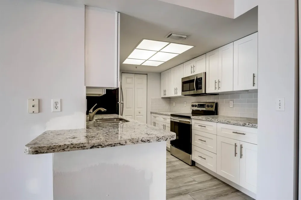 100 Crestwood Court #108 Royal Palm Beach, FL 33411