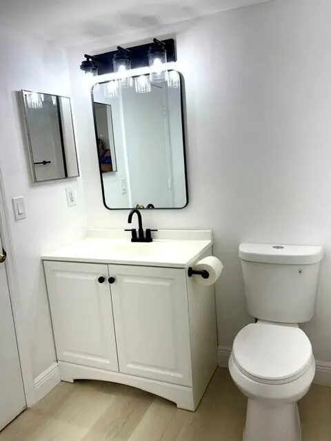 100 Crestwood Court #108 Royal Palm Beach, FL 33411