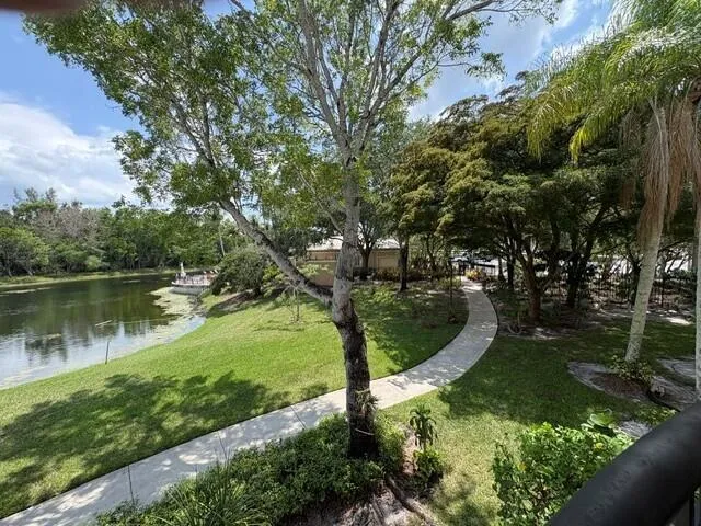 100 Crestwood Court #108 Royal Palm Beach, FL 33411