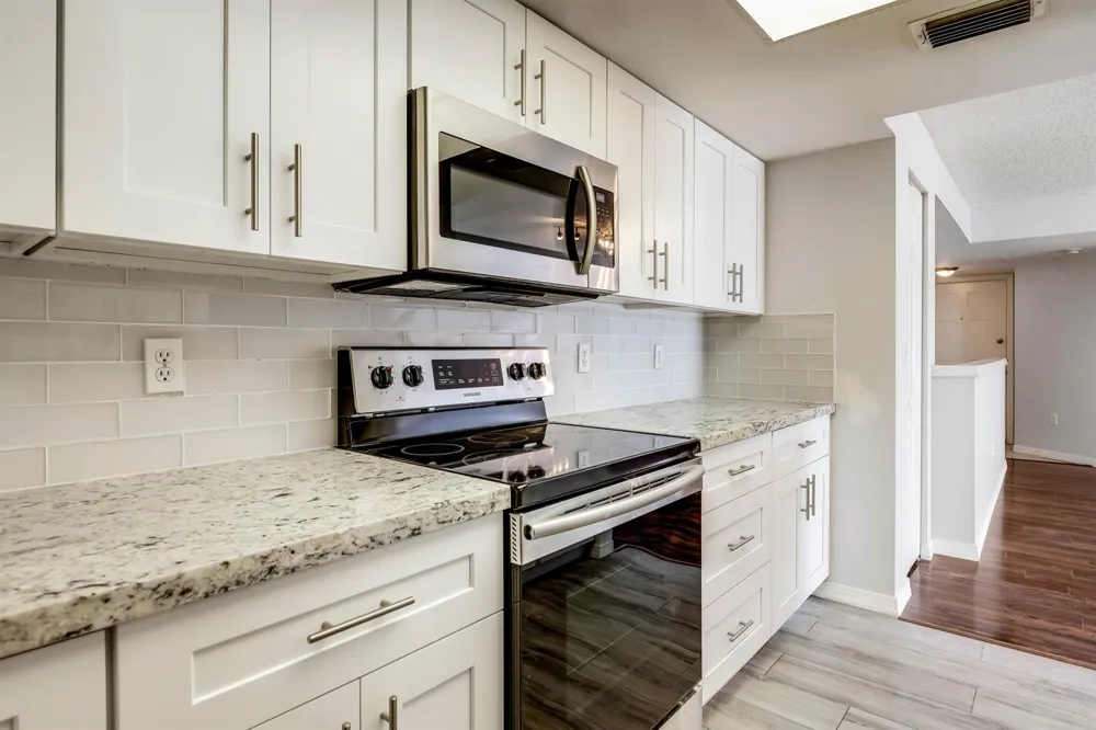 100 Crestwood Court #108 Royal Palm Beach, FL 33411